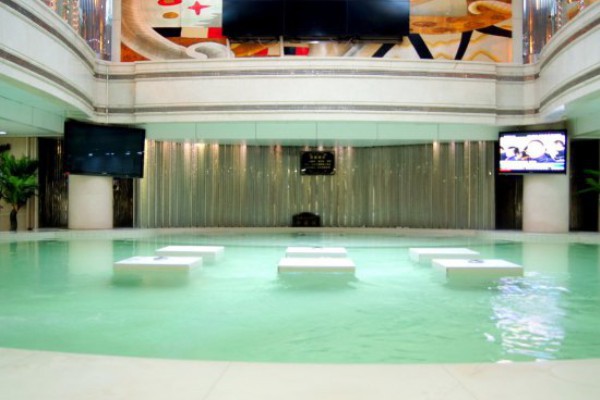 重庆妹子按摩，舒筋活络一指禅